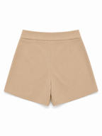 Pantalones cortos ajustados asimétricos